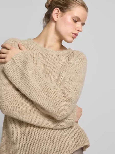 Sweter o kroju relaxed fit z domieszką alpaki Juvia beżowy