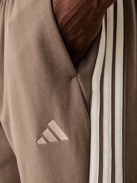 Adidas трикотажні шорти