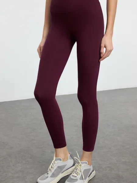 Trendyol Leggings rubiniu