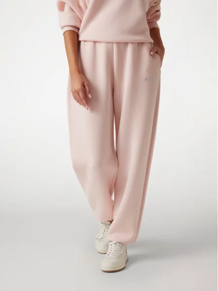 Hlače iz tkanine Guess roza