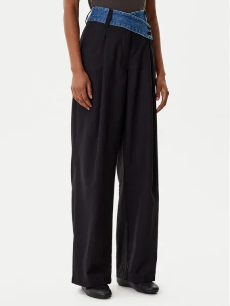 Панталон Desigual черно