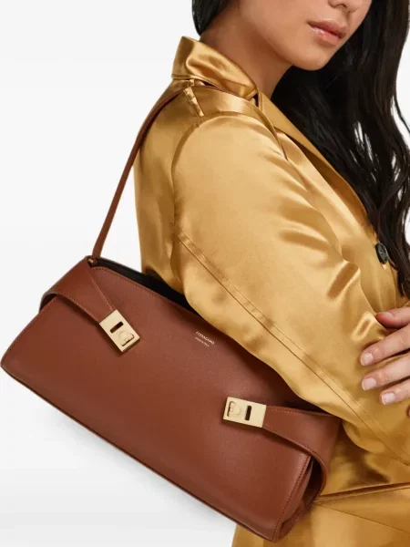 Geantă Ferragamo maro
