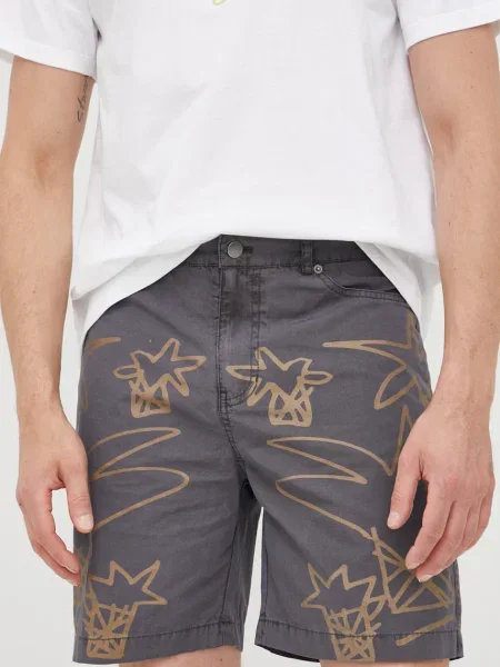 Къс панталон Desigual сиво
