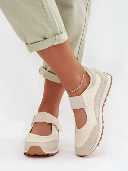 Маратонки Evento с връзки бяло