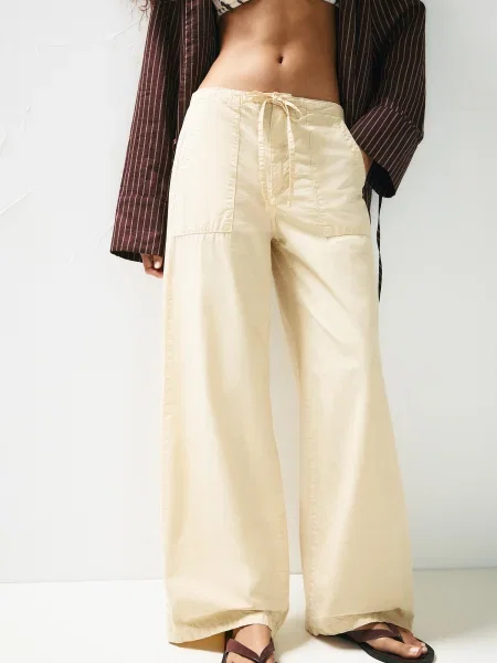 Pull&Bear Pantaloni deschis galben
