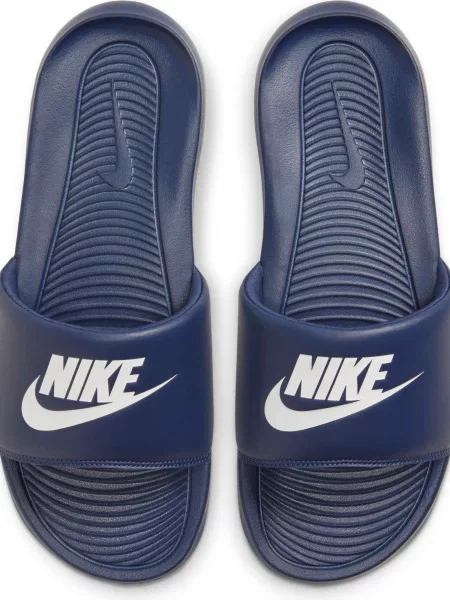 Nike Sportswear Nizki natikači VICTORI ONE SLIDE / lila / srebrna modra