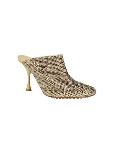 Klapki Bottega Veneta skórzane w grochy beżowe