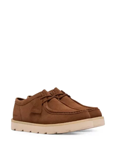 Σκαρπινια Clarks Originals με κορδόνια με δαντέλα καφέ