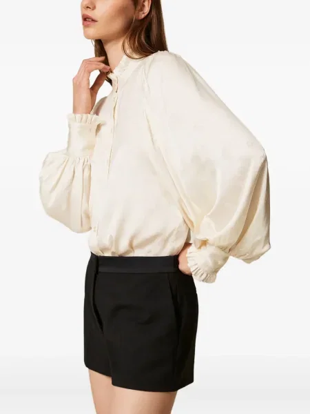 Pantaloni scurți Twinset din satin negru