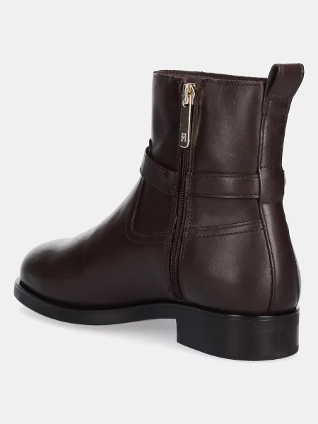 Kožené kotníkové boty Tommy Hilfiger TH BUCKLE RIDING LEATHER BOOTIE na plochém hnědá