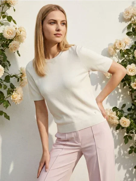 Светр-блузка кремовий