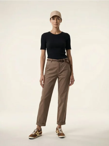 Штани chino з поясом бежевий