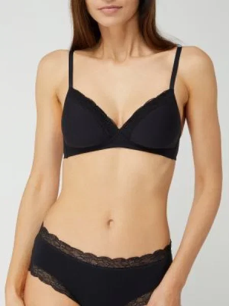 Biustonosz miękki z watowanymi miseczkami model ‘Cotton Lace Light’ Hanro czarny