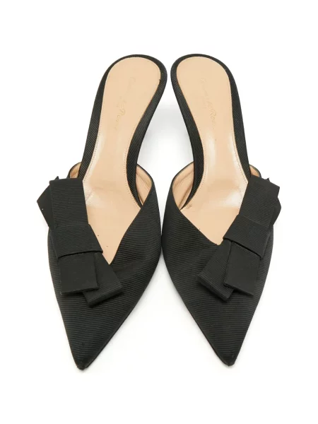 Papuci tip mules Gianvito Rossi cu funde negru