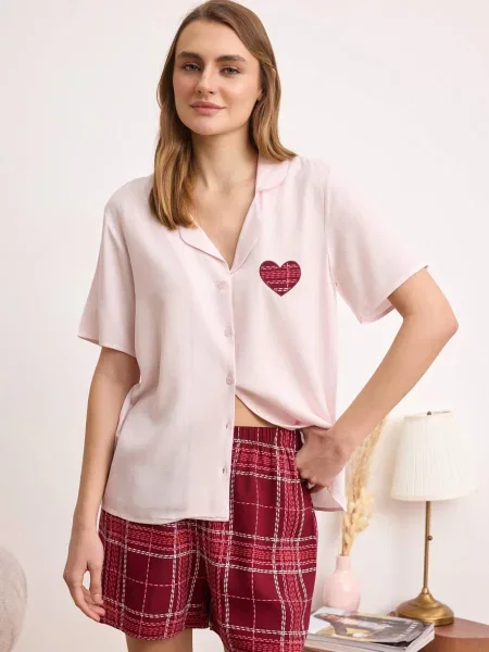 Trendyol Pantaloni scurți ecru / roșu / roșu pepene alb