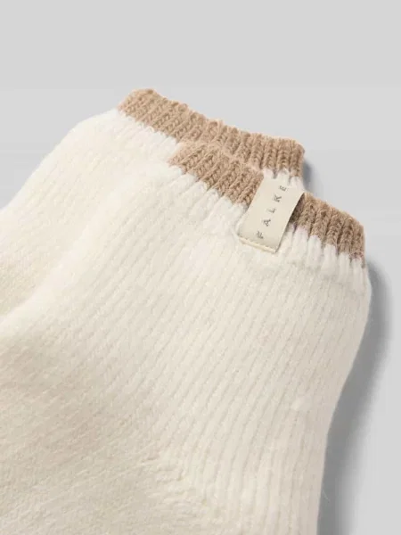 Skarpety z dodatkiem wełny model „COSY PLUSH” Falke białe