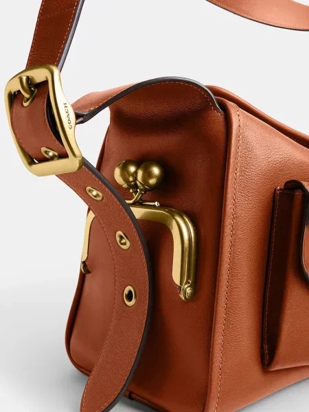 Coach сумочка hobo шкіряна Turnlock Haversack Bag