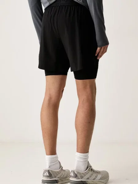 Спортивные шорты Under Armour