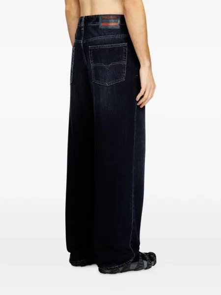 Blugi Diesel cu broderie albastru