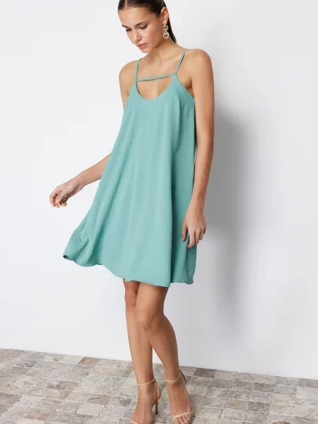 Kołnierzykowy sukienka mini Trendyol na ramiączkach zielona