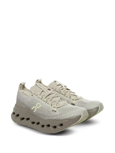 Sneakerși On cu imagine