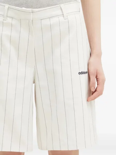 Pantaloni scurți Adidas cu broderie negru
