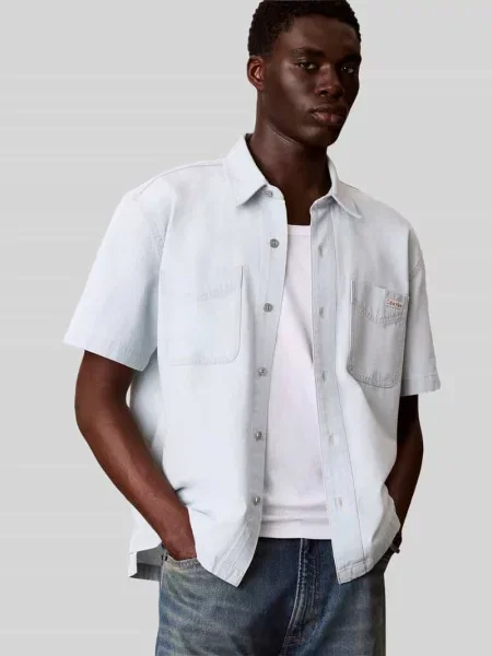 Koszula jeansowa z naszytymi na piersi Calvin Klein Jeans