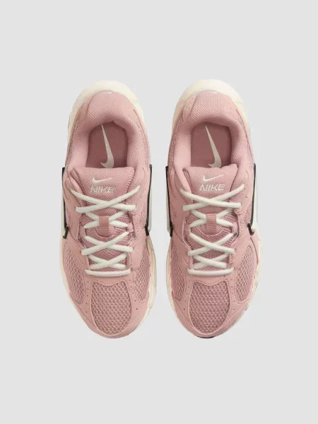 Замшевые кроссовки Nike розовые