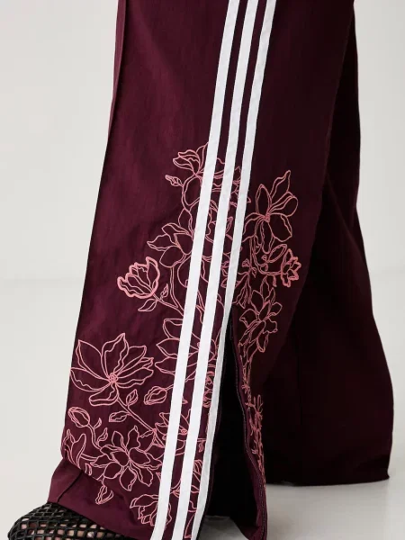 Спортивные штаны Adidas Originals в цветочек