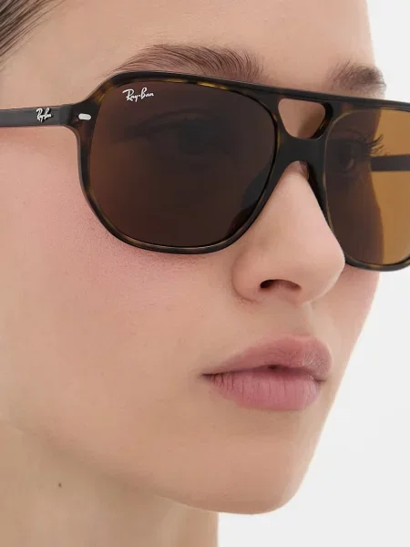 Ray-Ban napszemüveg barna
