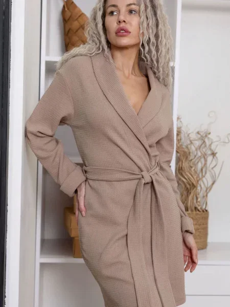 Женский халат из коричневий