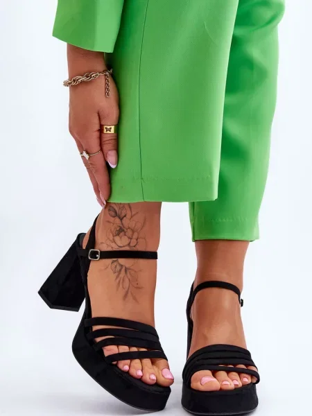 Сандали Boto на платформе черно