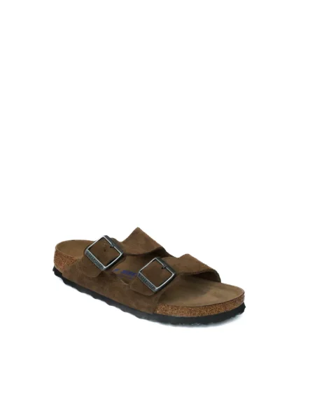 Klapki Birkenstock zamszowe bez obcasa brązowe