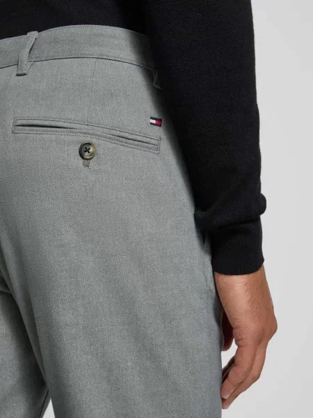 Spodnie materiałowe o kroju slim fit z mieszanki bawełny model ‘BLEECKER’ Tommy Hilfiger