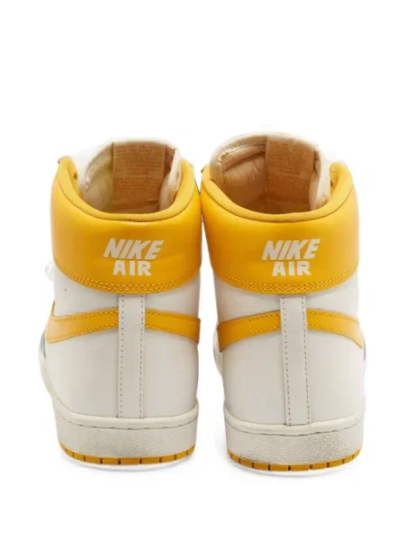 Sneakerși Jordan alb