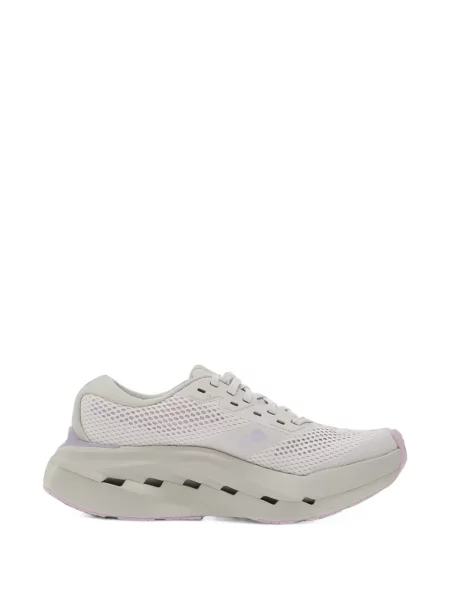 Sneakerși On