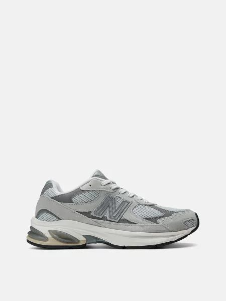 Замшевые повседневные кроссовки New Balance серые