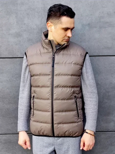 Жилет з утеплювачем Sun's House коричневий