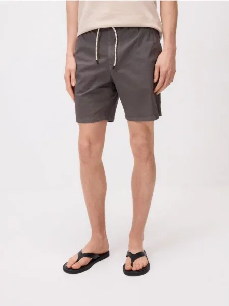 Reserved Pantaloni scurți regular gri-închis gri