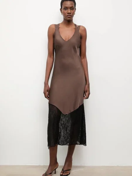 Answear.LAB sukienka maxi rozkloszowana brązowy