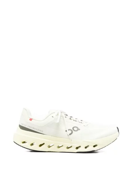 Sneakerși On