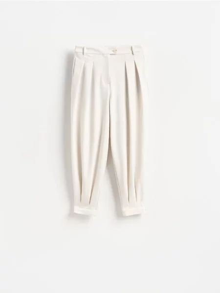 Reserved Pantaloni cu adaos de bej