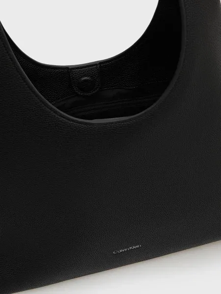 Сумка Calvin Klein с ремешками черная