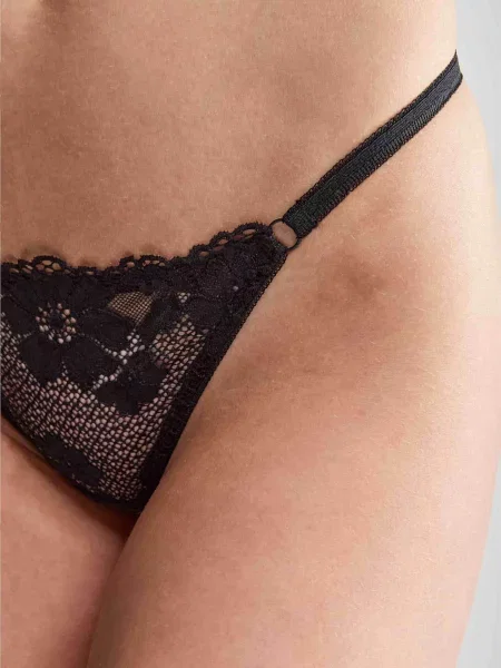 Стринги Legs черные