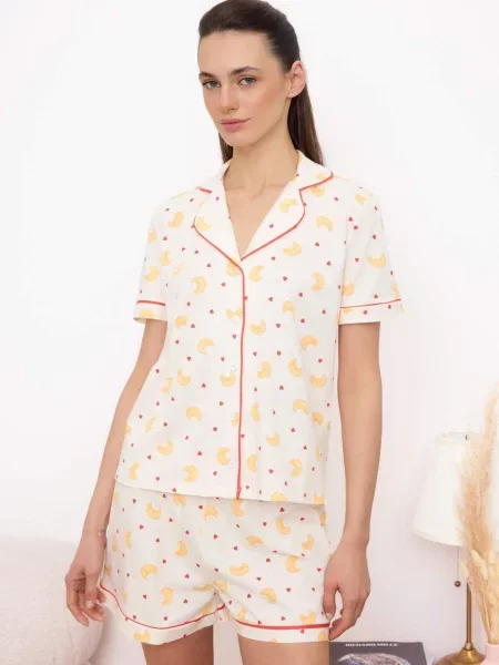 Trendyol Pantaloni scurți ecru / galben miere roșu