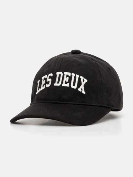 Шапка с козирка Les Deux с апликация черно