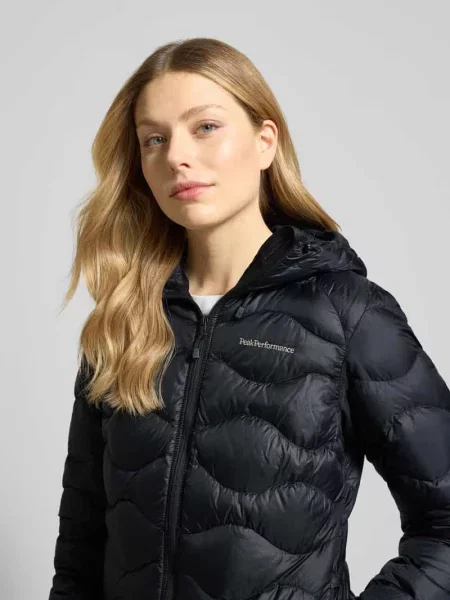 Kurtka pikowana z wypełnieniem z puchu i pierza model Helium' Peak Performance czarna