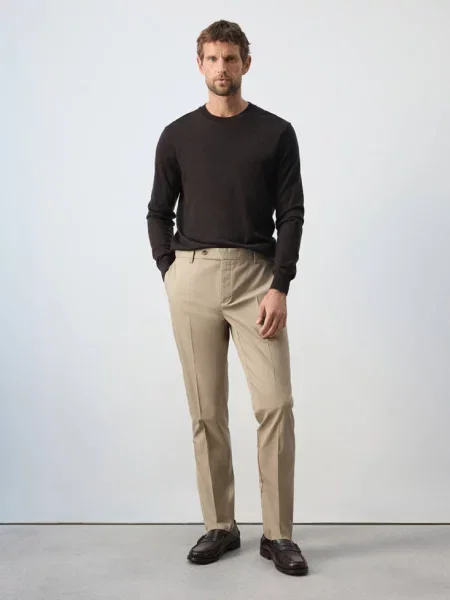 Spodnie chinosy Dublino slim fit Mężczyzna 44 MANGO MAN beżowy