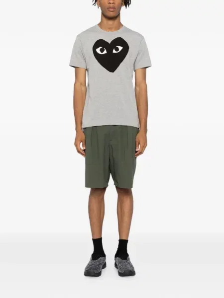 Тениска Comme Des Garçons Play с принт със сърца сиво
