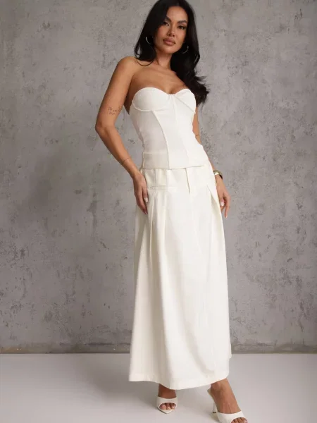 Jasnobeżowa Rozkloszowana Spódnica z Zdobiona Plisami i Paskiem Durklea beżowa